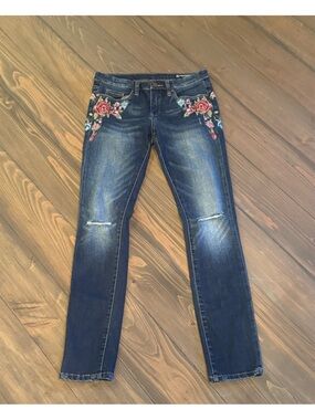 BlankNYC Embroidered Floral Flower Jeans 27
